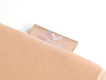 Load image into Gallery viewer, Nikki Mitchell Self-Tanning Mitt